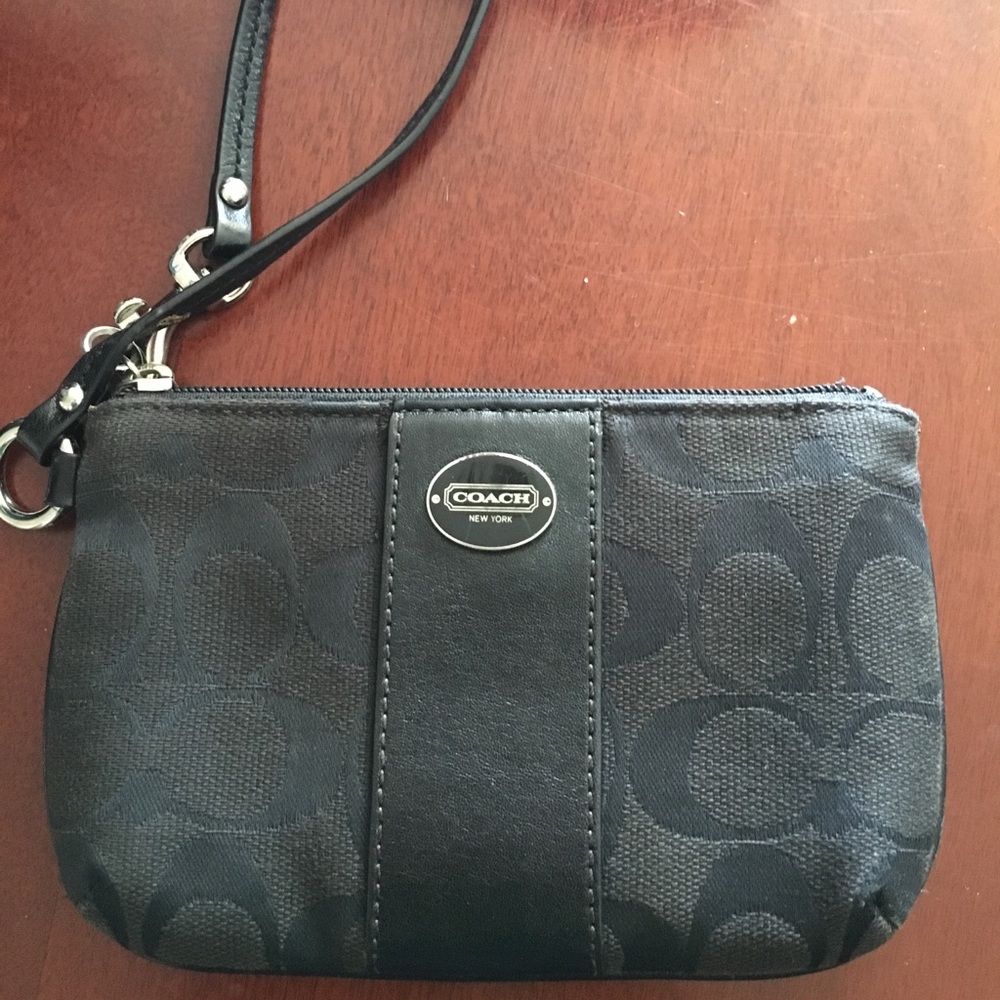 Black wristlet
